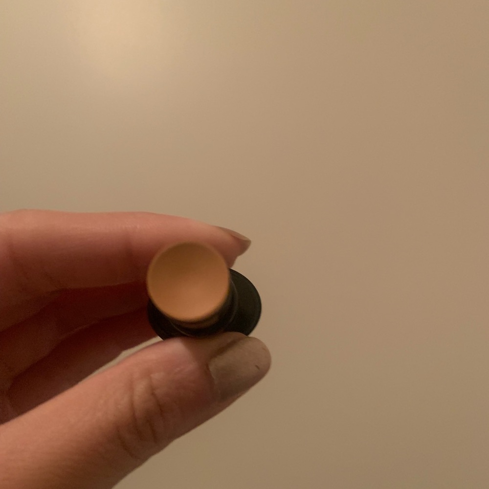 MARC JACOBS CONCEALER MEDIUM